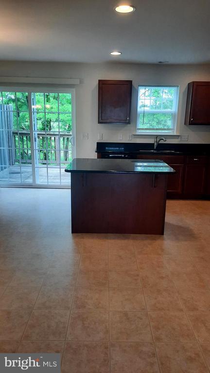 Building Photo - 809 Admiral's Quay Dr