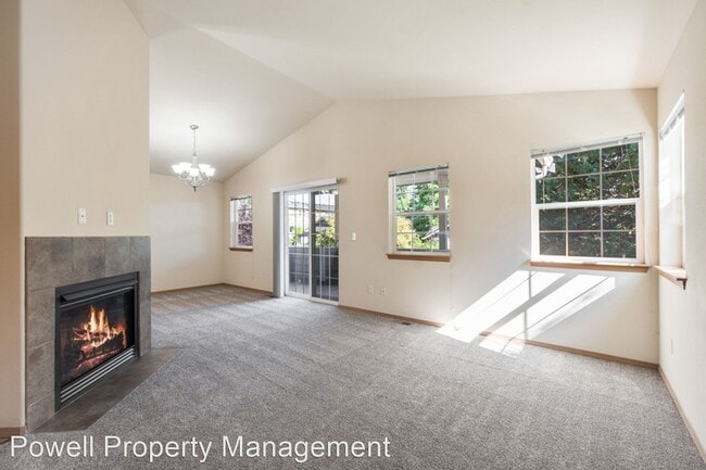 Building Photo - 3 br, 2 bath House - 1055 S Director St