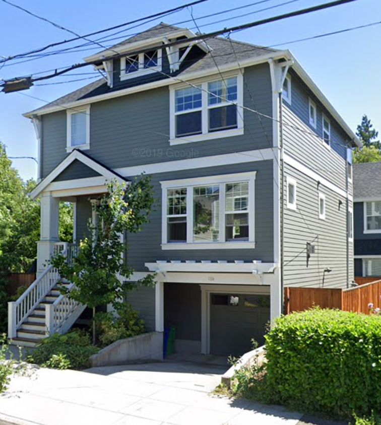 Primary Photo - Gorgeous Like-New 4-Bedroom House in a Gre...