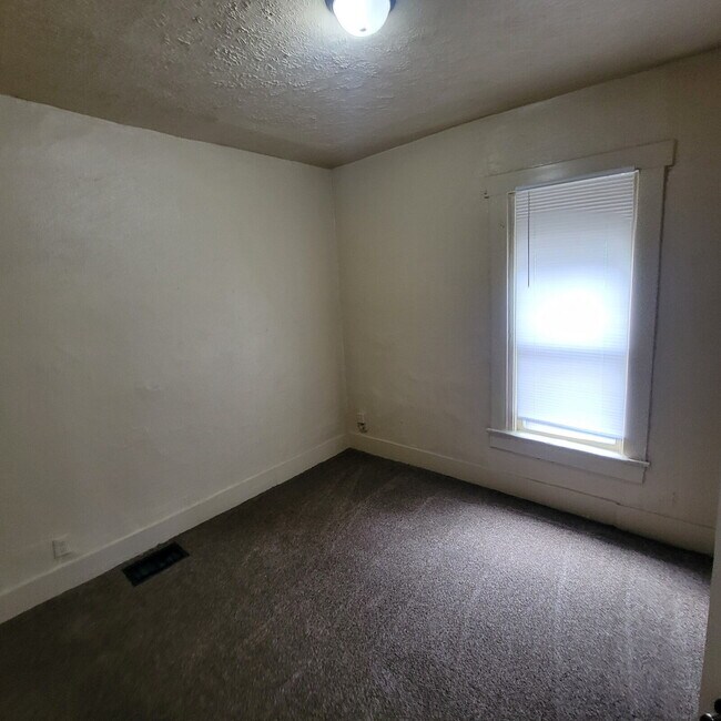 Foto del edificio - Near Eastside 3BR House!