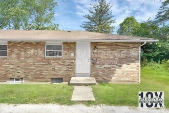Building Photo - 1729 Elaine Rd