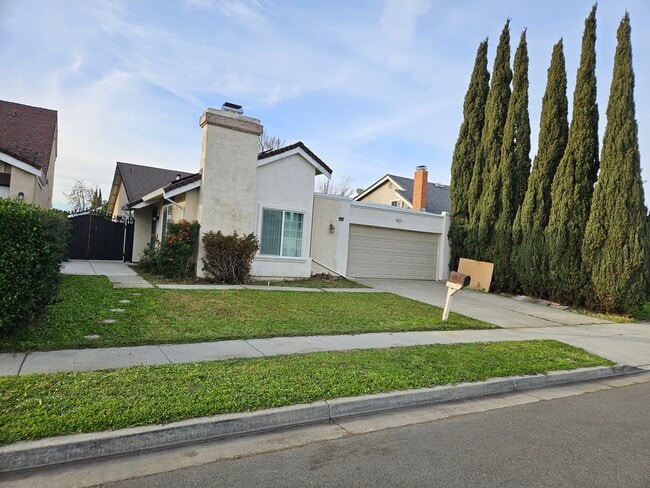 Building Photo - 6303 Rubicon Ave