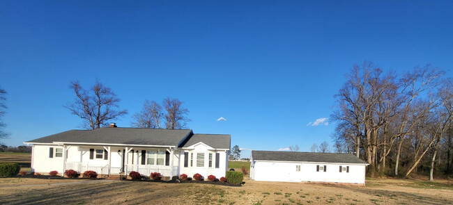 Building Photo - 1172 Reedy Creek Rd