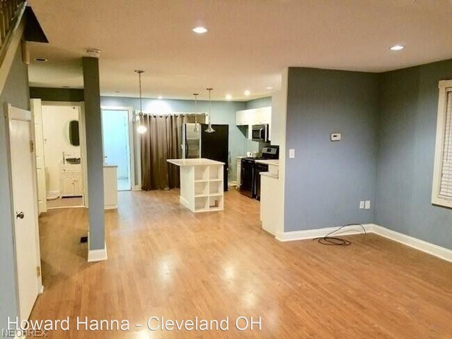 Building Photo - 2 br, 1.5 bath House - 2105 West 32nd Street