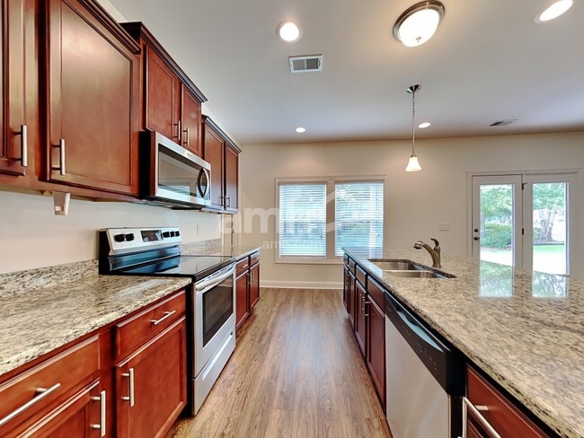 Building Photo - 100 Doral Blue Dr
