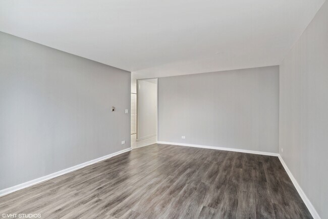 Building Photo - 720 W Gordon Terrace