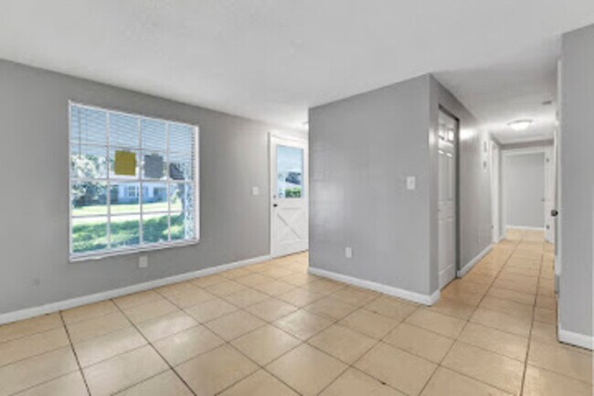 Foto del edificio - 1718 Elise Marie Dr