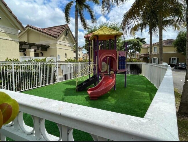 Foto del edificio - 8826 W Flagler St