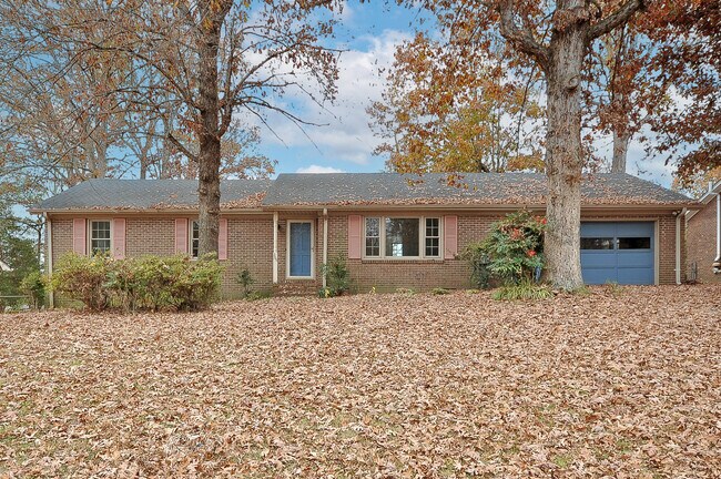 Building Photo - 300 Pryor Rd