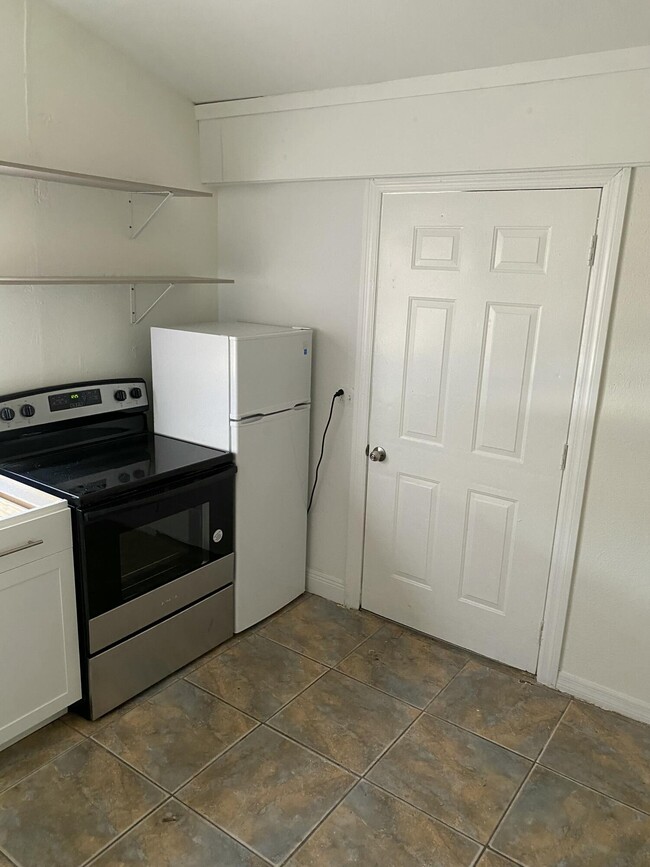Building Photo - 417 Lighthouse Dr