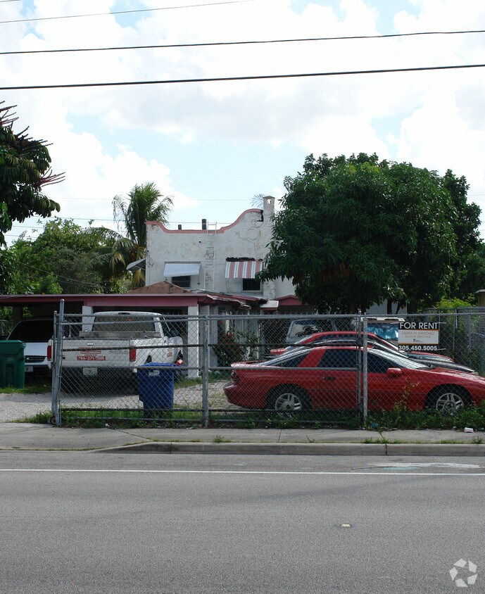 Building Photo - 7945 NW 6th Ave