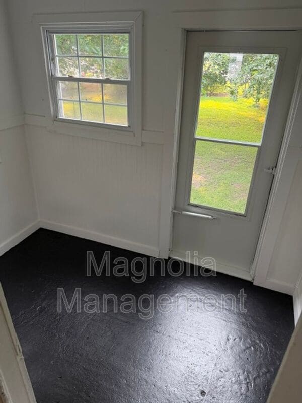 Building Photo - 1520 Deer Crossing Ct
