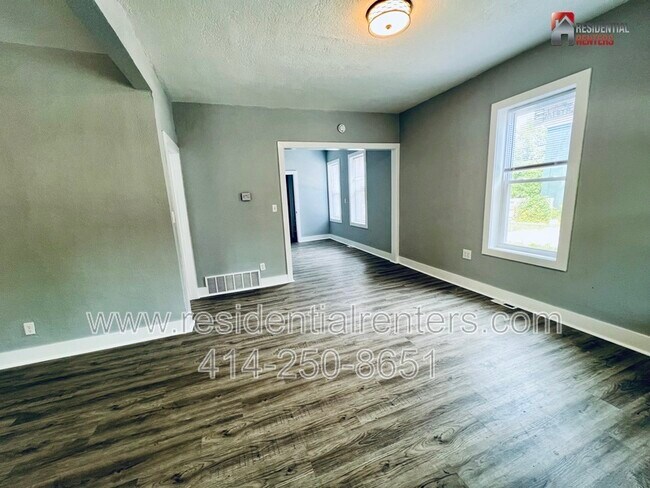 Foto del edificio - 812 E Burleigh St