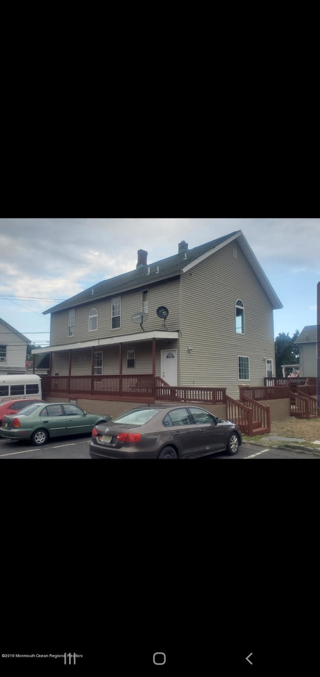 Building Photo - 58 Church St