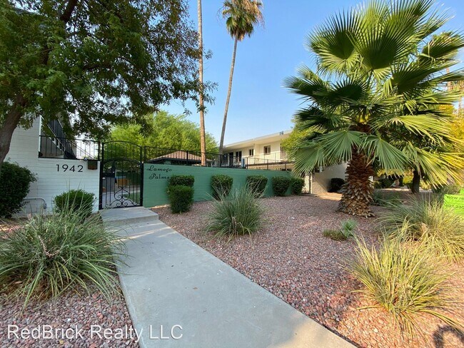 Building Photo - 2 br, 1 bath House - 1942 W Berridge Ln #8