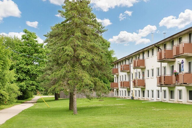Photo du bâtiment - 11th Avenue Apartments