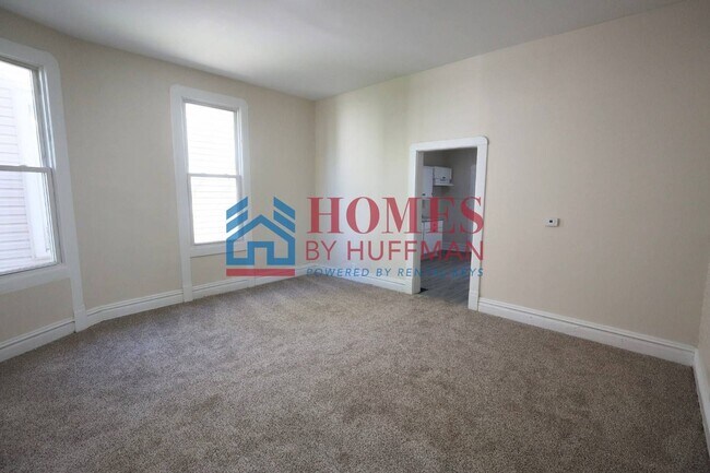 Foto del edificio - Three Bedroom House | Move in Ready