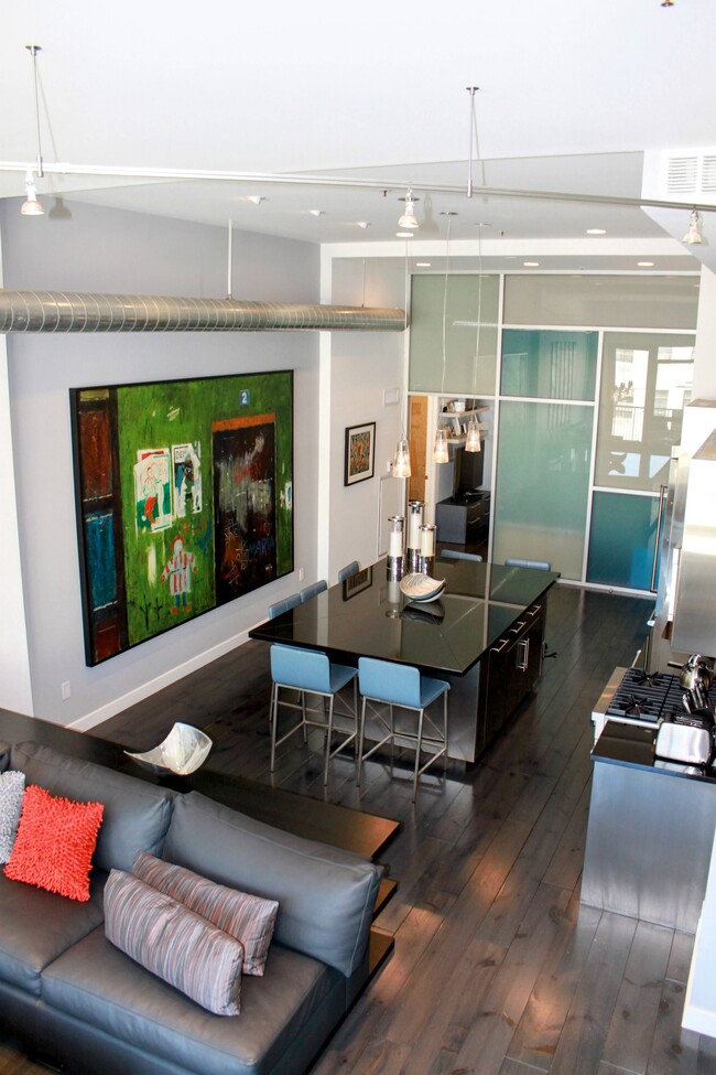 Foto del edificio - 849 S Broadway
