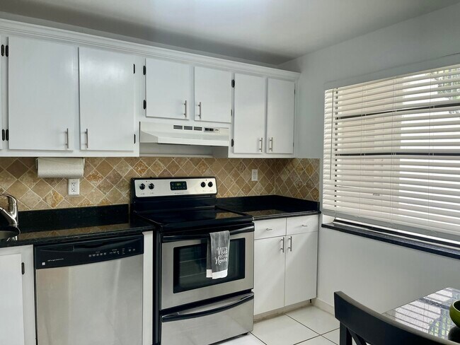 Building Photo - 21365 Cypress Hammock Dr