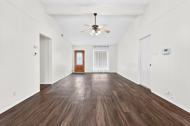 Building Photo - 8408 Maine Dr