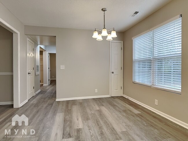 Building Photo - 5010 Boyd Dr