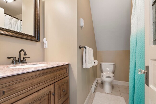 Building Photo - Amazing Wissahickon Single Family Home
