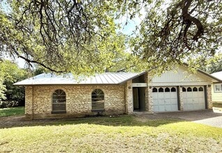 Building Photo - 911 Glen Oak Dr