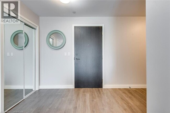 Building Photo - 210 SABINA Dr