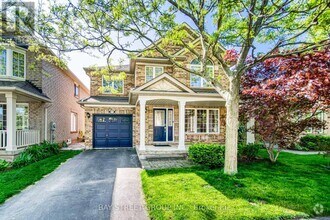 Building Photo - 1273 Glenrose Crescent