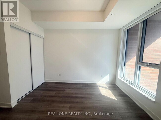 Photo du bâtiment - 38 Simcoe Promenade