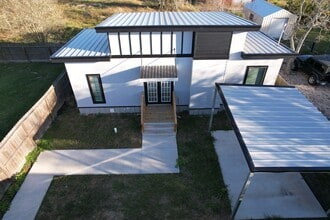 Building Photo - 2886 Broadway St