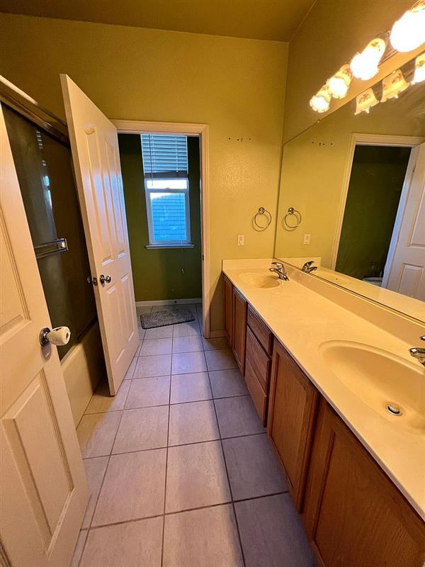 Foto del edificio - House for rent in a highly desirable Elk G...