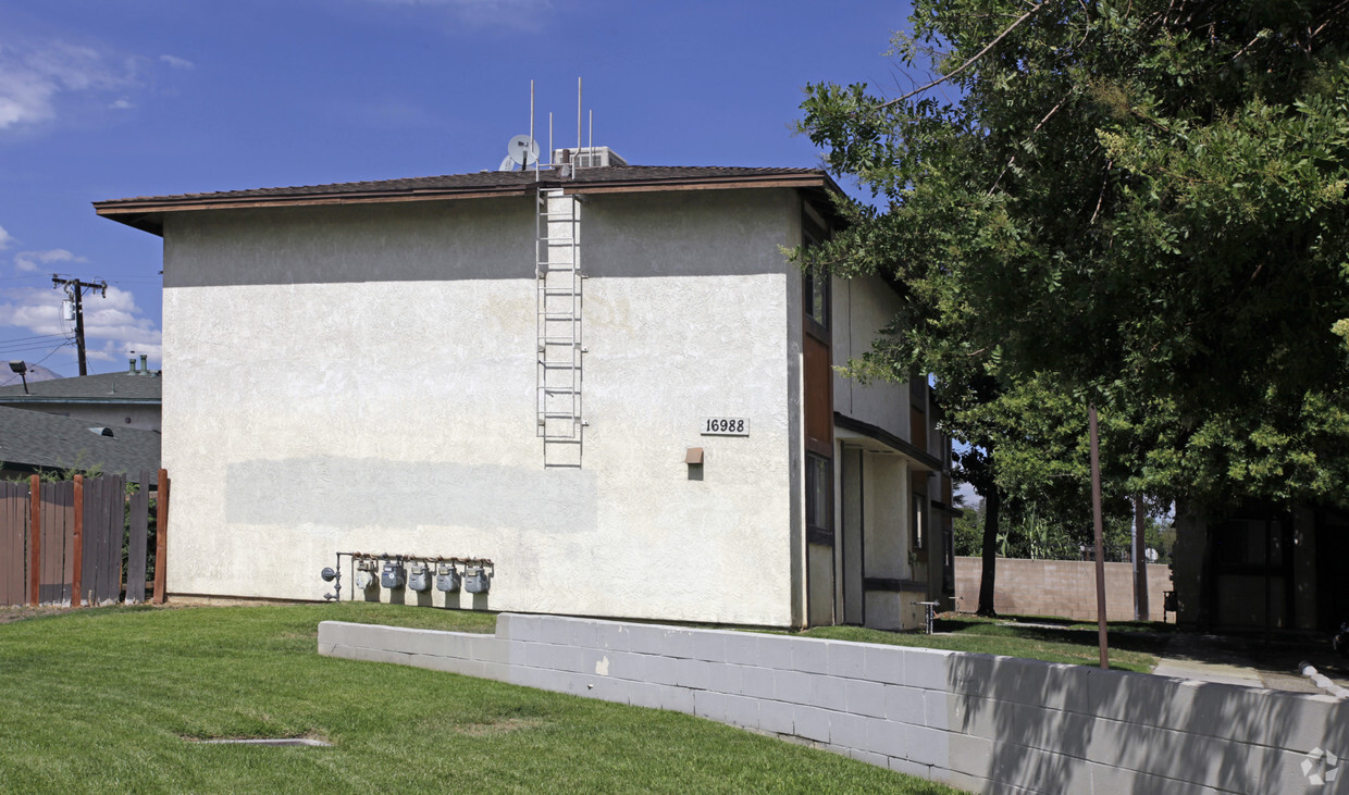 Primary Photo - 16988 Reed St