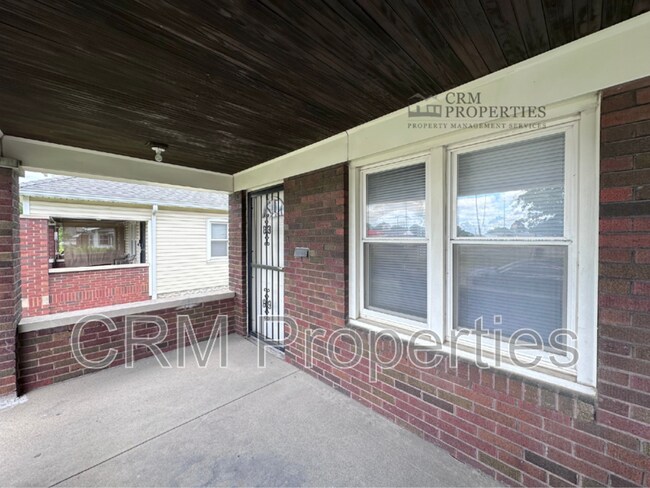 Building Photo - 943 N Linwood Ave