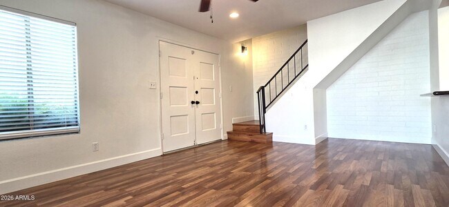 Foto del edificio - 6040 N 79th St