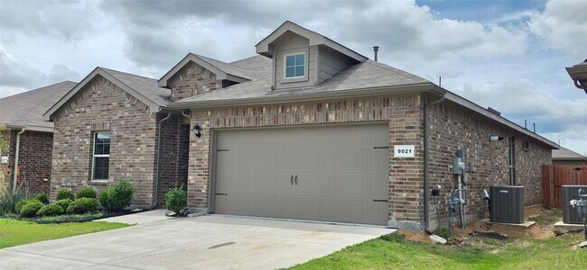 Building Photo - 9021 Eagles Landing Dr