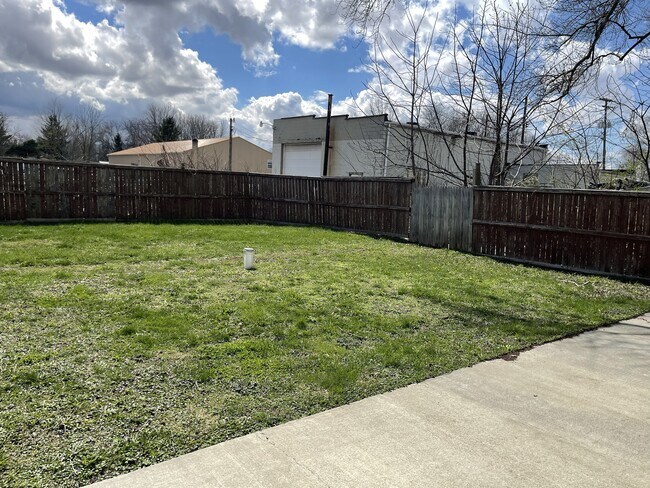 Foto del edificio - 1048 Caldwell Ave