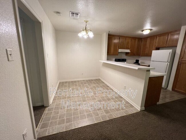 Foto del edificio - 1104 Turkey Creek Ct