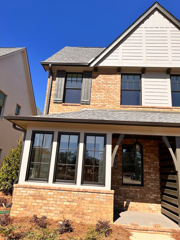 Foto principal - 1012 Windsor Dr