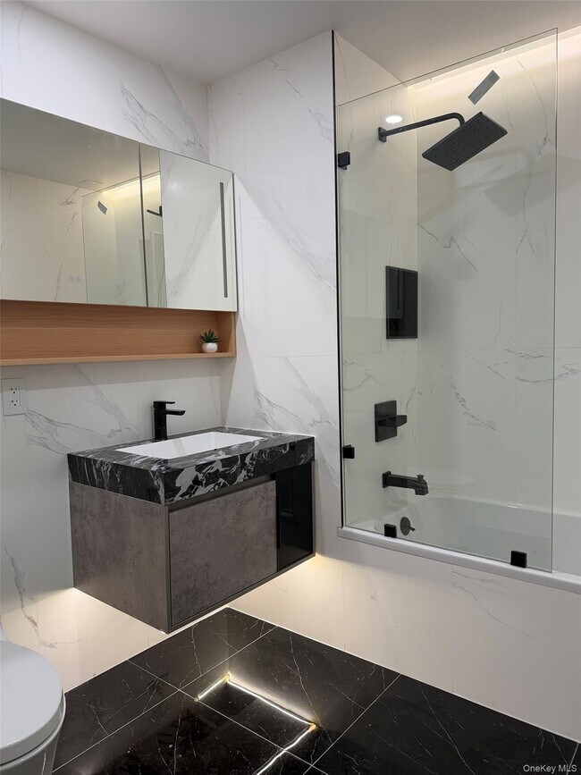 Foto del edificio - 168 E 111th St