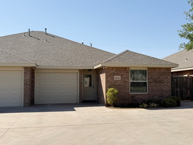Building Photo - 5203 Graceland Dr
