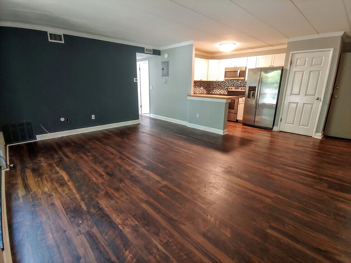 Foto principal - 296 Commercial St