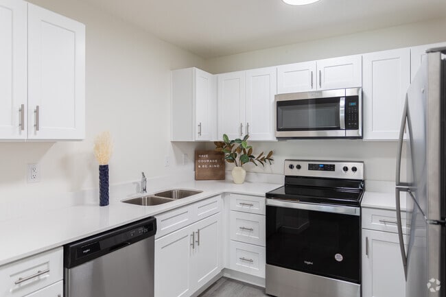 2BR, 2BA - 1,143SF - Payson Point