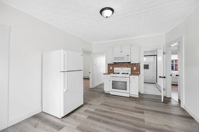 Foto del edificio - 220 Concord St