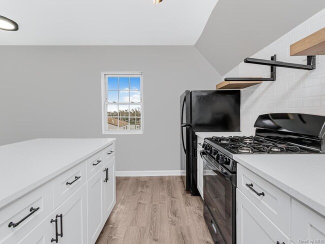 Building Photo - 2864 Lamport Pl