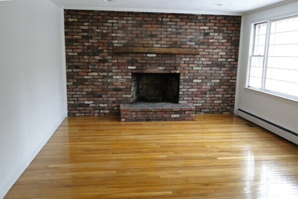 Building Photo - 28 Croton St