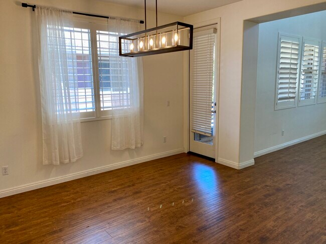 Building Photo - 12357 Hollyhock Dr
