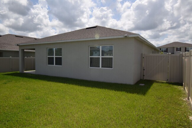 Building Photo - 5215 Mahogany Dr