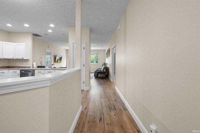 Foto del edificio - 3BR + Den + Biggest Fenced Yard in Neighborhood