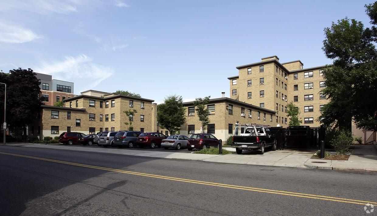 Building Photo - Cathedral Apartments